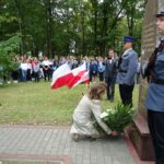 17.09.2019 Oksa. Upamiętnienie żołnierzy Wojska Polskiego i funkcjonariuszy Policji Państwowej. Kwiaty składają: Bartłomiej Dorywalski - wicewojewoda świętokrzyski i Agata Wojtyszek - wojewoda świętokrzyski / Ewa Pociejowska-Gawęda / Radio Kielce