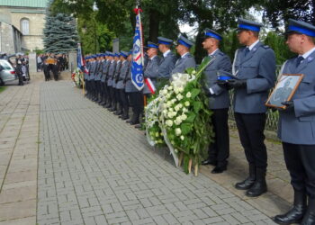 20.09.2019. Jędrzejów. Pogrzeb Marcina Kosiaka, tragicznie zmarłego policjanta z komisariatu w Jędrzejowie / Ewa Pociejowska-Gawęda / Radio Kielce