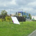 18.09.2019. Kielce. Plakaty wyborcze uszkodzone przez wichurę / Piotr Kwaśniewski / Radio Kielce