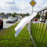 18.09.2019. Kielce. Plakaty wyborcze uszkodzone przez wichurę / Piotr Kwaśniewski / Radio Kielce