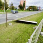 18.09.2019. Kielce. Plakaty wyborcze uszkodzone przez wichurę / Piotr Kwaśniewski / Radio Kielce