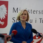 23.09.2019. Kielce. Anna Krupka przekazała kolejne środki na budowę hali sportowej przy X LO w Kielcach. Na zdjęciu: Anna Krupka - wiceminister sportu i turystyki / Piotr Kwaśniewski / Radio Kielce