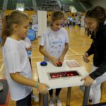 24.09.2019. Kielce. Monika Pyrek prowadzi zajęcia z WF dla uczniów z kieleckich szkół / Piotr Kwaśniewski / Radio Kielce