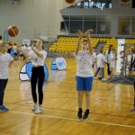 24.09.2019. Kielce. Monika Pyrek prowadzi zajęcia z WF dla uczniów z kieleckich szkół / Piotr Kwaśniewski / Radio Kielce