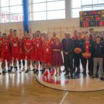 28.09.2019. Mecz AZS UJK - AZS UW KK Warszawa. Na zdjęciu (w środku): Anna Krupka - wiceminister sportu i turystyki / Michał Kita / Radio Kielce