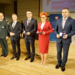 26.09.2019. Kielce. Jubileusz Krajowej Administracji Skarbowej. Na zdjęciu (od lewej): Piotr Walczak - szef Krajowej Administracji Skarbowej, Sławomir Podkówka - dyrektor Izby Administracji Skarbowej w Kielcach, Dariusz Dryjas - szef Prokuratury Okręgowej w Kielcach, Małgorzata Szuba - prokurator rejonowy Kielce-Zachód i Paweł Wójcik - burmistrz Chmielnika / Piotr Kwaśniewski / Radio Kielce