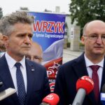 27.09.2019. Kielce. Konferencja prasowa wiceministra Piotra Wawrzyka i senatora Krzysztofa Słonia. Na zdjęciu (od lewej): Krzysztof Słoń - senator PiS i Piotr Wawrzyk - wiceminister spraw zagranicznych / Piotr Kwaśniewski / Radio Kielce