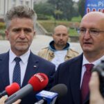 27.09.2019. Kielce. Konferencja prasowa wiceministra Piotra Wawrzyka i senatora Krzysztofa Słonia. Na zdjęciu (od lewej): Krzysztof Słoń - senator PiS i Piotr Wawrzyk - wiceminister spraw zagranicznych / Piotr Kwaśniewski / Radio Kielce