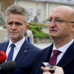 27.09.2019. Kielce. Konferencja prasowa wiceministra Piotra Wawrzyka i senatora Krzysztofa Słonia. Na zdjęciu (od lewej): Krzysztof Słoń - senator PiS i Piotr Wawrzyk - wiceminister spraw zagranicznych / Piotr Kwaśniewski / Radio Kielce