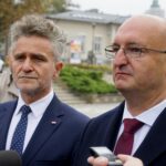 27.09.2019. Kielce. Konferencja prasowa wiceministra Piotra Wawrzyka i senatora Krzysztofa Słonia. Na zdjęciu (od lewej): Krzysztof Słoń - senator PiS i Piotr Wawrzyk - wiceminister spraw zagranicznych / Piotr Kwaśniewski / Radio Kielce