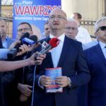 Piotr Wawrzyk zainaugurował kampanię wyborczą. Na zdjęciu (od lewej): Piotr Wawrzyk - wiceminister spraw zagranicznych, Waldemar Bartosz - przewodniczący świętokrzyskiej Solidarności i Stanisław Góźdź - dyrektor Świętokrzyskiego Centrum Onkologii / Piotr Kwaśniewski / Radio Kielce