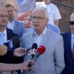 Piotr Wawrzyk zainaugurował kampanię wyborczą. Na zdjęciu (od lewej): Piotr Wawrzyk - wiceminister spraw zagranicznych, Waldemar Bartosz - przewodniczący świętokrzyskiej Solidarności i Stanisław Góźdź - dyrektor Świętokrzyskiego Centrum Onkologii / Piotr Kwaśniewski / Radio Kielce