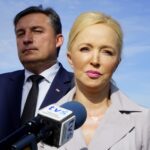 Występa. 06.09.2019. Cysterna wstydu w Świętokrzyskiem. Na zdjęciu (od lewej): Sylwester Chruszcz - poseł PiS i Agnieszka Kuś - radna powiatu starachowickiego / Piotr Kwaśniewski / Radio Kielce