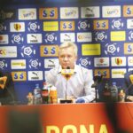 16.09.2019. Kielce. Od lewej: Krzysztof Zając - prezes zarządu Kornoy, Mirosław Smyła - nowy trener Korony oraz Rafał Kielczyk - rzecznik prasowy Korony / Jarosław Kubalski / Radio Kielce