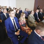 Wiślica. Uroczysta XV Nadzwyczajna Sesja Rady Miejskiej w Wiślicy - wręczenie tytułu Honorowego Obywatela Miasta Wiślica posłowi PiS Krzysztofowi Lipcowi / Jarosław Kubalski / Radio Kielce