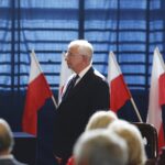 Wiślica. Uroczysta XV Nadzwyczajna Sesja Rady Miejskiej w Wiślicy - wręczenie tytułu Honorowego Obywatela Miasta Wiślica posłowi Krzysztofowi Lipcowi. Na zdjęciu: Krzysztof Lipiec / Jarosław Kubalski / Radio Kielce