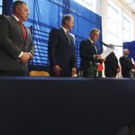 Wiślica. Uroczysta XV Nadzwyczajna Sesja Rady Miejskiej w Wiślicy - wręczenie tytułu Honorowego Obywatela Miasta Wiślica posłowi PiS Krzysztofowi Lipcowi / Jarosław Kubalski / Radio Kielce