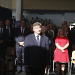 Wiślica. Uroczysta XV Nadzwyczajna Sesja Rady Miejskiej w Wiślicy - wręczenie tytułu Honorowego Obywatela Miasta Wiślica posłowi Krzysztofowi Lipcowi. Na zdjęciu: Krzysztof Lipiec / Jarosław Kubalski / Radio Kielce