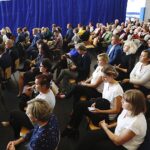 Wiślica. Uroczysta XV Nadzwyczajna Sesja Rady Miejskiej w Wiślicy - wręczenie tytułu Honorowego Obywatela Miasta Wiślica posłowi PiS Krzysztofowi Lipcowi / Jarosław Kubalski / Radio Kielce