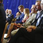 Wiślica. Uroczysta XV Nadzwyczajna Sesja Rady Miejskiej w Wiślicy - wręczenie tytułu Honorowego Obywatela Miasta Wiślica posłowi PiS Krzysztofowi Lipcowi / Jarosław Kubalski / Radio Kielce