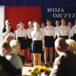 Wiślica. Uroczysta XV Nadzwyczajna Sesja Rady Miejskiej w Wiślicy - wręczenie tytułu Honorowego Obywatela Miasta Wiślica posłowi PiS Krzysztofowi Lipcowi / Jarosław Kubalski / Radio Kielce