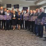 16.09.2019. Kielce. Wręczenie promes samorządowcom z terenu powiatu kieleckiego na budowę i remonty dróg gminnych i powiatowych. Promesy wręczyła Agata Wojtyszek - wojewoda świętokrzyski / Izabela Mortas / Radio Kielce