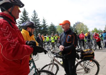 Kielce. Rowerowy Rajd Gwiaździsty; Świętokrzyski Kurator Oświaty Kazimierz Mądzik / Robert Felczak / Radio Kielce