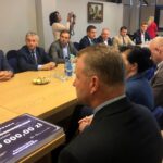 17.09.2019 Sandomierz. Wręczenie czeków z dotacjami na remonty infrastruktury w ramach Funduszu Dróg Samorządowych / Grażyna Szlęzak-Wójcik / Radio Kielce