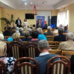 17.09.2019 Wilczyce. Spotkanie Agaty Wojtyszek - wojewody świętokrzyskiego z mieszkańcami. Na zdjęciu: Robert Paluch - wójt gminy Wilczyce i Agata Wojtyszek / Grażyna Szlęzak-Wójcik / Radio Kielce