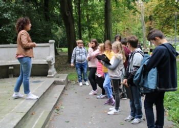 Na zdjęciu: uczestnicy projektu Edukacja w Miejscach Pamięci ze Szkoły Podstawowej numer 2 w Kielcach / OMPiO