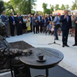 14.09.2019 Busko-Zdrój. Odsłonięcie pomnika Leopolda Kozłowskiego-Kleinmana, ostatniego klezmera Galicji / Marta Gajda / Radio Kielce