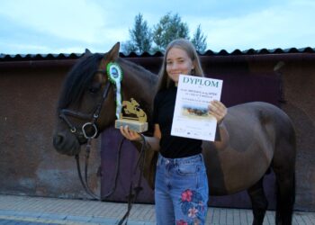 17.09.2019. Drożejowice. Oliwia Grelewicz uzyskała tytuł Mistrza Polski Koni Huculskich w skokach przez przeszkody w kategorii Open / Marta Gajda / Radio Kielce