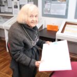 24.09.2019 Solec-Zdrój. Wystawa „Okruchy pamięci - wspomnienia wojenne i okupacyjne mieszkańców Solca Zdroju i okolic”. Na zdjęciu: Klementyna Helis – 90 letnia członkini Stowarzyszenia Społeczno-Kulturalnego Solec-Zdrój / Marta Gajda / Radio Kielce