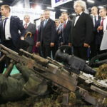 MSPO. Prezydent Andrzej Duda zwiedza ekspozycje / Jarosław Kubalski / Radio Kielce