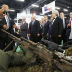 MSPO. Prezydent Andrzej Duda zwiedza ekspozycje / Jarosław Kubalski / Radio Kielce