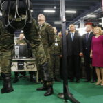 MSPO. Prezydent Andrzej Duda zwiedza ekspozycje / Jarosław Kubalski / Radio Kielce