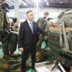 MSPO. Prezydent Andrzej Duda zwiedza ekspozycje / Jarosław Kubalski / Radio Kielce