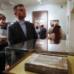 04.09.2019 Kielce. Muzeum Historii Kielc. Wystawa "Średniowieczne skarby Kielc. Rękopiśmienne księgi dawnej biblioteki kapituły kieleckiej" / Jarosław Kubalski / Radio Kielce