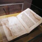 04.09.2019 Kielce. Muzeum Historii Kielc. Wystawa "Średniowieczne skarby Kielc. Rękopiśmienne księgi dawnej biblioteki kapituły kieleckiej" / Jarosław Kubalski / Radio Kielce