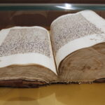 04.09.2019 Kielce. Muzeum Historii Kielc. Wystawa "Średniowieczne skarby Kielc. Rękopiśmienne księgi dawnej biblioteki kapituły kieleckiej" / Jarosław Kubalski / Radio Kielce