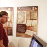 04.09.2019 Kielce. Muzeum Historii Kielc. Wystawa "Średniowieczne skarby Kielc. Rękopiśmienne księgi dawnej biblioteki kapituły kieleckiej" / Jarosław Kubalski / Radio Kielce