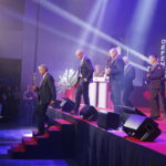 06.09.2019 Kielce. Targi Kielce. Międzynarodowy Salon Przemysłu Obronnego. Wiceminister obrony Wojciech Skurkiewicz, generał brygady Karol Dymanowski i prezes Targów Andrzej Mochoń wręczyli nagrody DEFENDER / Jarosław Kubalski / Radio Kielce