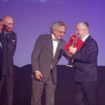 06.09.2019 Kielce. Targi Kielce. Międzynarodowy Salon Przemysłu Obronnego. Wiceminister obrony Wojciech Skurkiewicz, generał brygady Karol Dymanowski i prezes Targów Andrzej Mochoń wręczyli nagrody DEFENDER / Jarosław Kubalski / Radio Kielce