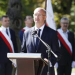 11.09.2019 Kielce. Uroczystości pod pomnikiem Homo Homini w 18. rocznicę zamachu na World Trade Center. Wiceminister spraw zagranicznych Piotr Wawrzyk / Jarosław Kubalski / Radio Kielce