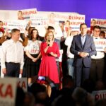 15.09.2019 Staszów. Wizyta premiera Mateusza Morawieckiego. Na zdjęciu: Leszek Kopeć - burmistrz Staszowa, Anna Krupka - wiceminister sportu i turystyki i Mateusz Morawiecki - premier / Jarosław Kubalski / Radio Kielce