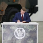 19.09.2019 Skarżysko - Kamienna. Podpisanie umowy  na dostawę dla wojska pocisków rakietowych Feniks. Prezes MESKO Tomasz Stawiński / Jarosław Kubalski / Radio Kielce