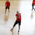 25.09.2019 Kielce. Europejski Dzień Sportu. Mecz pomiędzy zespołami Kuratorium Oświaty w Kielcach i Urzędu Marszałkowskiego Województwa Świętokrzyskiego w hali sportowej VI LO / Jarosław Kubalski / Radio Kielce