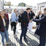 30.09.2019 Kielce.Wzgórze Zamkowe. Podsumowanie Międzyszkolnego Projektu Edukacyjnego pod tytułem „Tragizm wojny i okupacji” i otwarcie wystawy „Kielecki Wrzesień 1939 r.”. Z prawej wicewojewoda Bartłomiej Dorywalski / Jarosław Kubalski / Radio Kielce