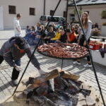 30.09.2019 Kielce.Wzgórze Zamkowe. Podsumowanie Międzyszkolnego Projektu Edukacyjnego pod tytułem „Tragizm wojny i okupacji” i otwarcie wystawy „Kielecki Wrzesień 1939 r.” / Jarosław Kubalski / Radio Kielce