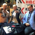 26.09.2019 Kielce. Kawiarenka Festiwalowa Memorial to Miles. Od lewej: Marcin Stojek oraz Natalia Jaworska i Jakub Antonkiewicz, muzycy Big Bandu Zespołu Szkół Muzycznych imienia Ludomira Różyckiego / Paweł Solarz / Radio Kielce